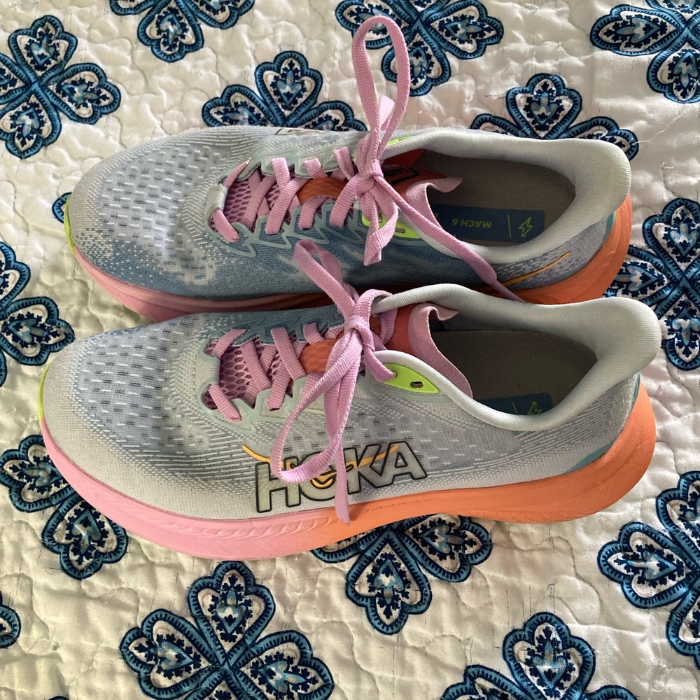 Hoka Mach 6 - size 7 Great condition!